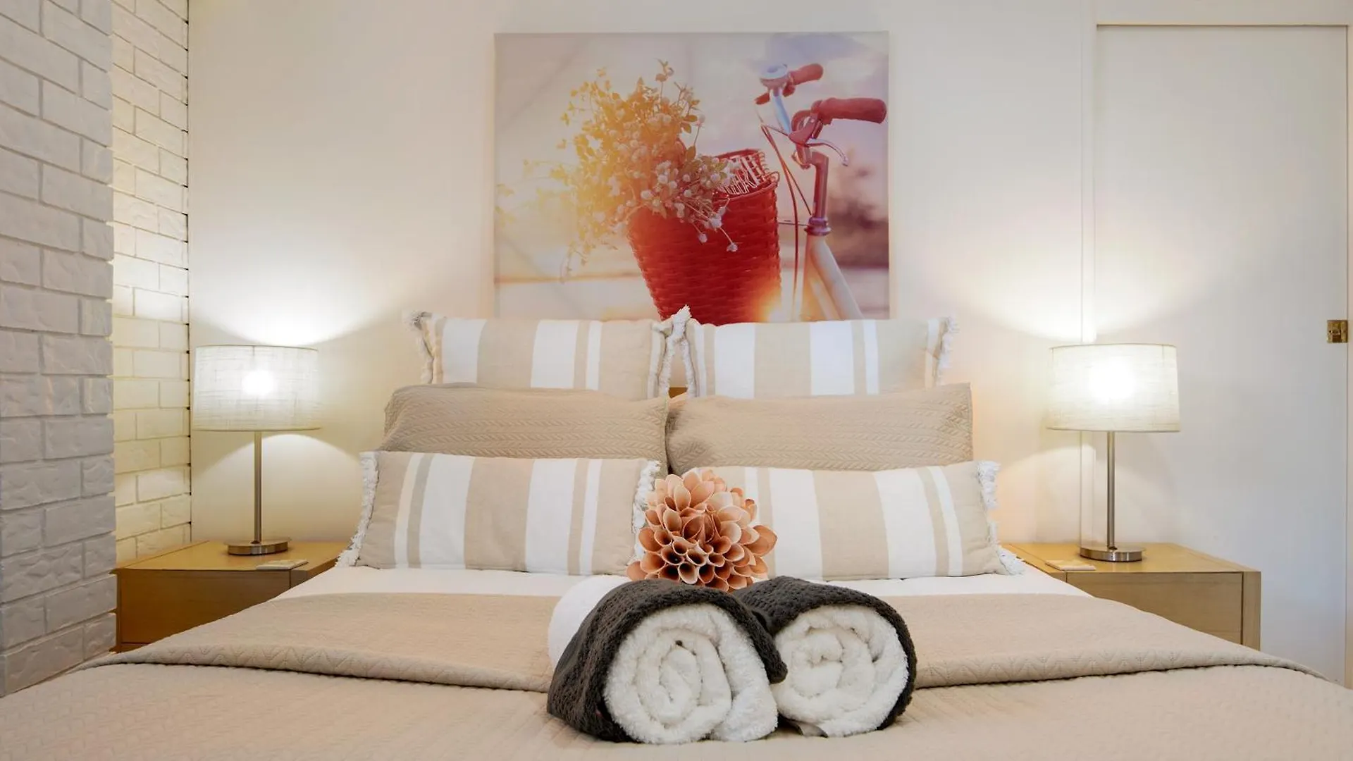 Comfortable & Convenient Coastal Studio Maroochydore
